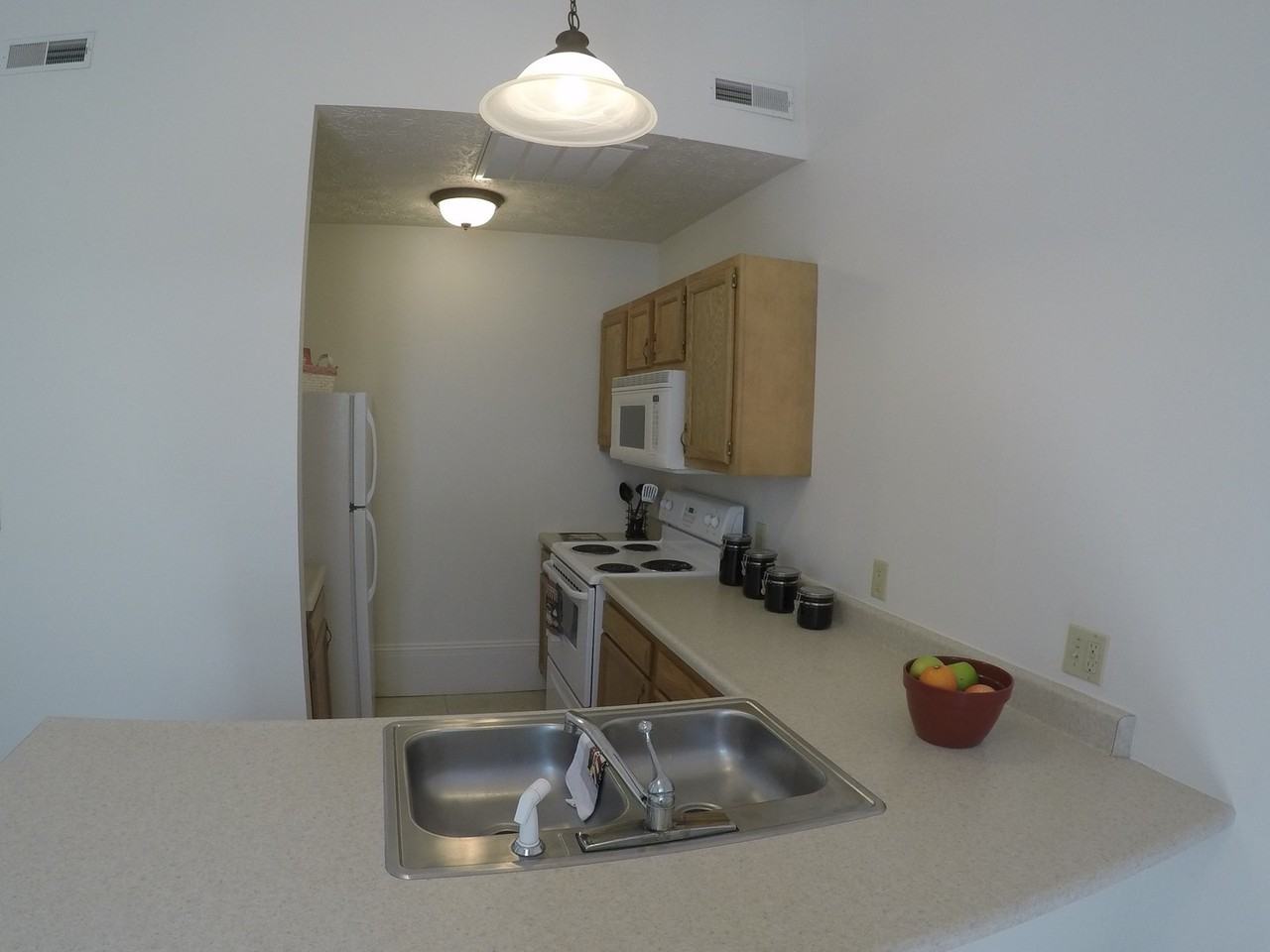 220 S 6th St (Maison de Ville) - Photo 2 of 20