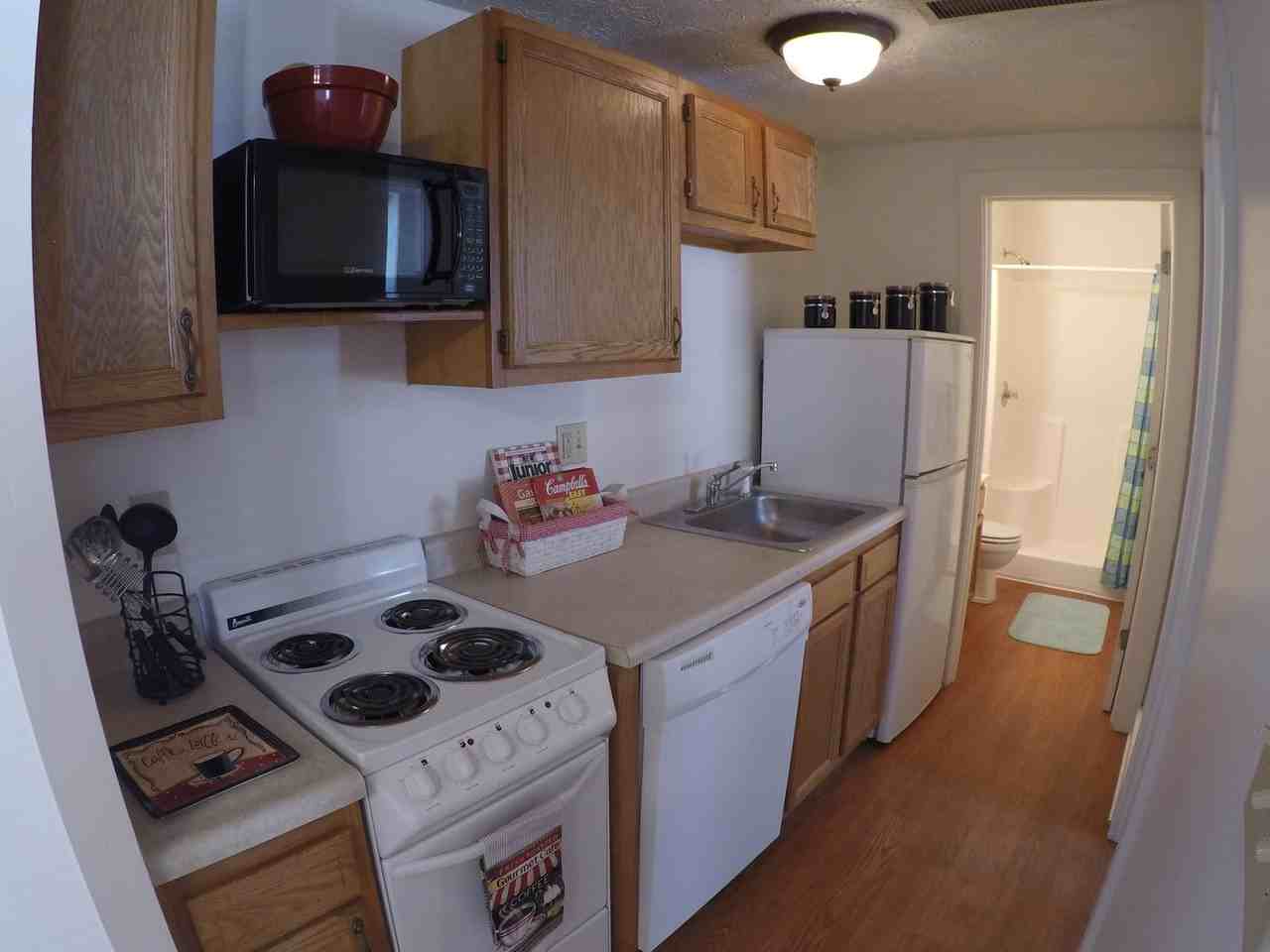 220 S 6th St (Maison de Ville) - Photo 4 of 9