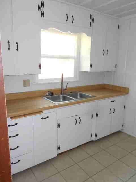 1929 Cascade Blvd - Photo 3 of 9