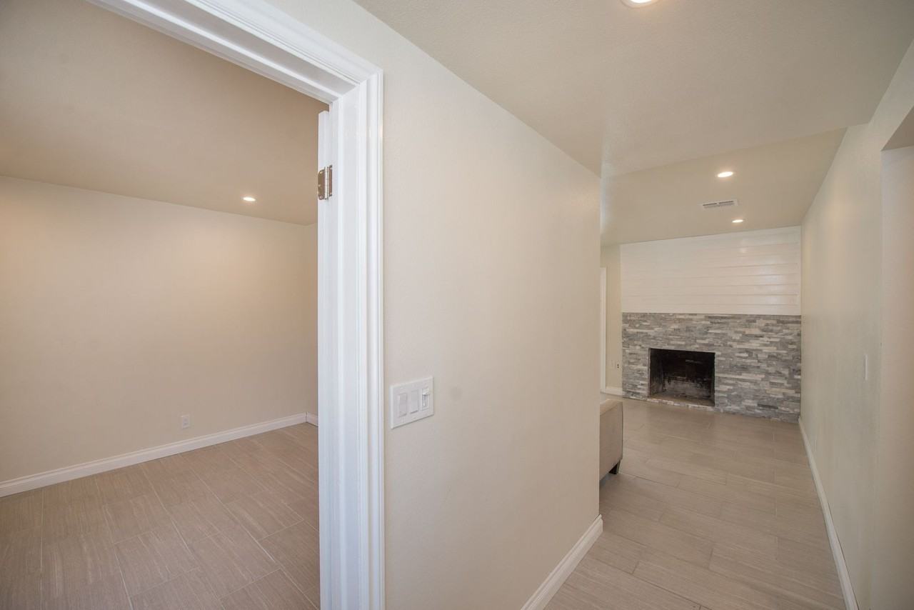 2944 W Skywood Cir - Photo 5 of 41