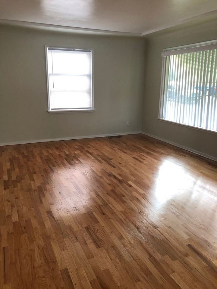 2318 10th St - Photo 2 of 15