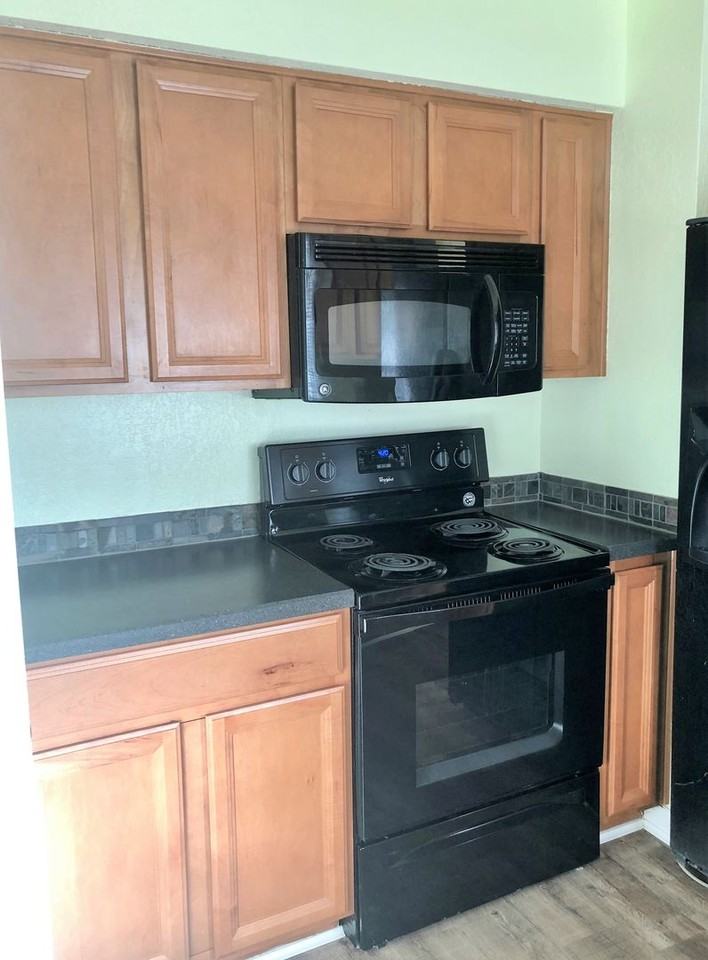 2318 10th St - Photo 5 of 15