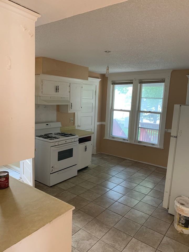 140 Cedar Lake Rd N - Photo 3 of 12