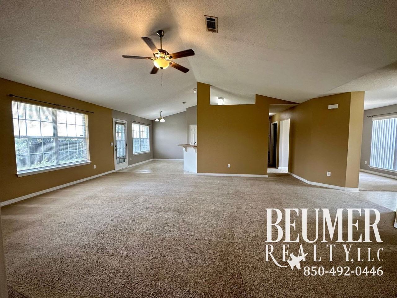 5625 Shelly St - Photo 3 of 31