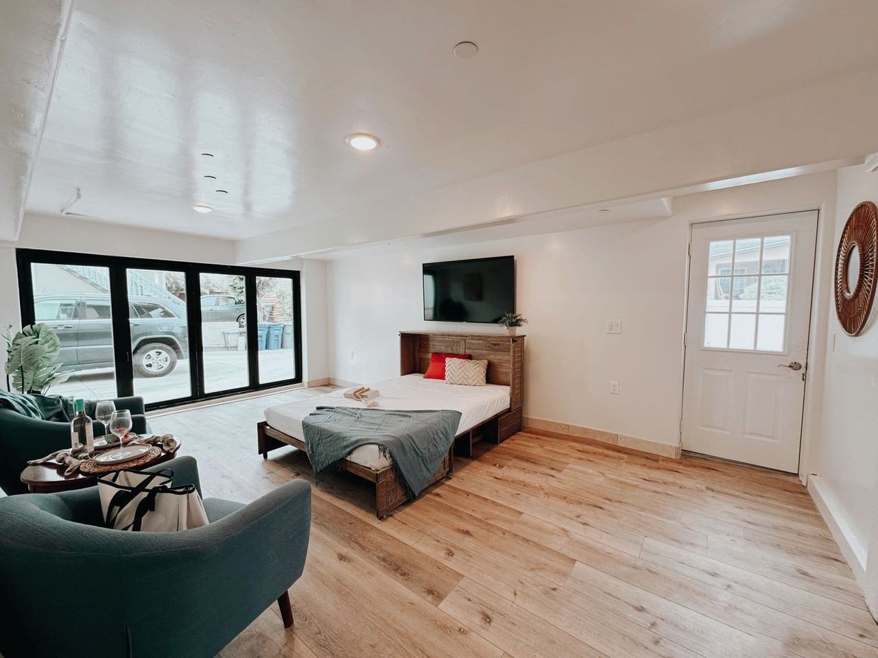 249 N Vulcan Ave - Photo 2 of 18