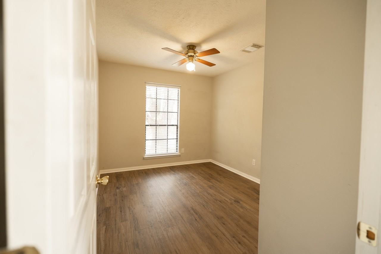 4484 Gaskamp Rd - Photo 7 of 19