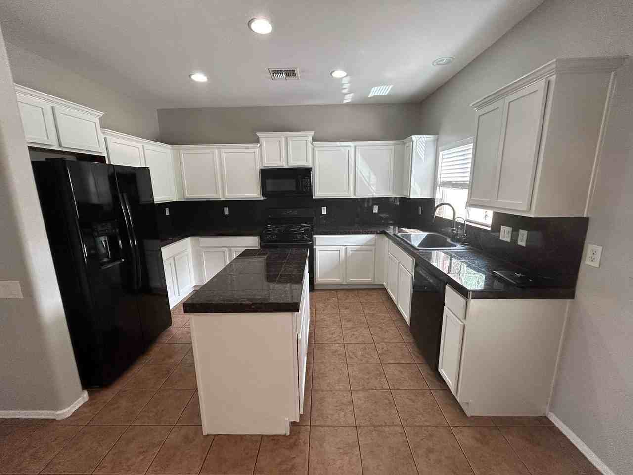 17315 W Tara Ln - Photo 2 of 15