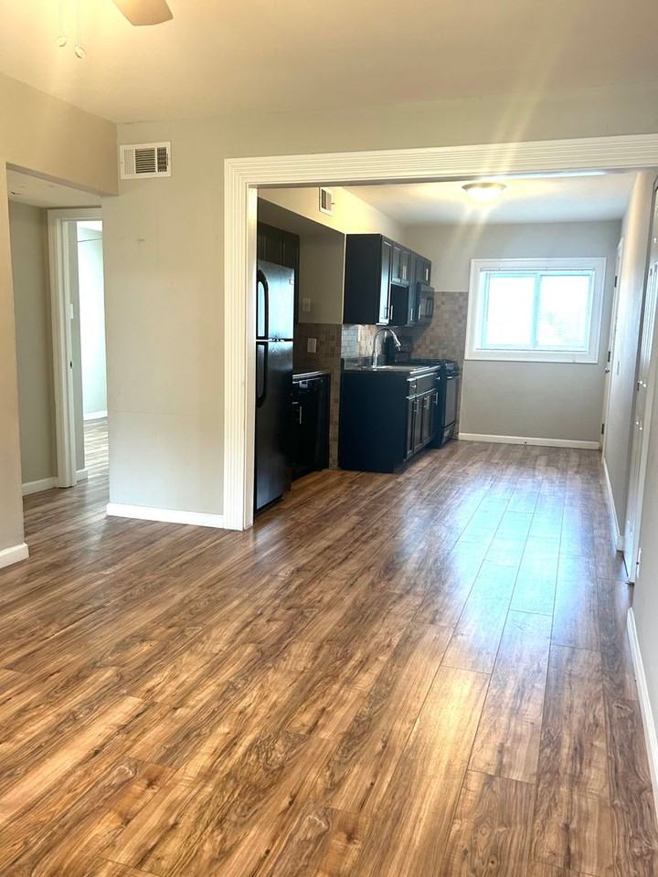 9032 Gravois View Ct. - Photo 7 of 24