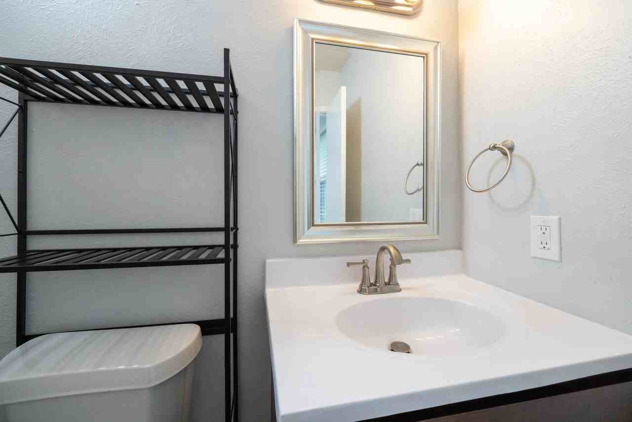 2438 N Graham Dr - Photo 6 of 26