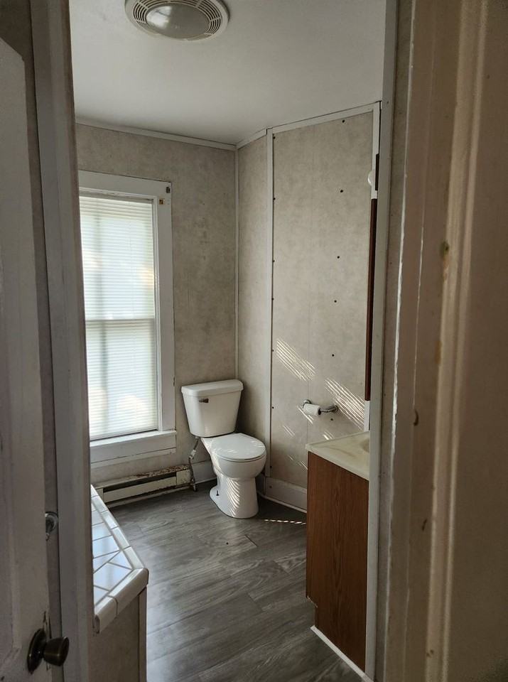 318 1/2 N Marion St - Photo 2 of 2