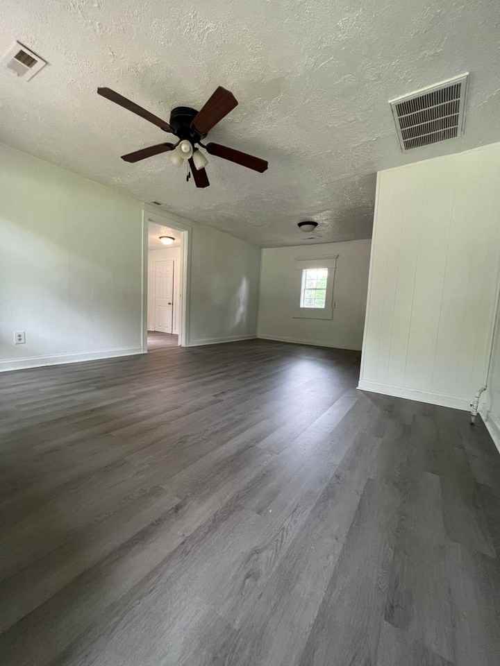 2730 W Chestnut St - Photo 2 of 6