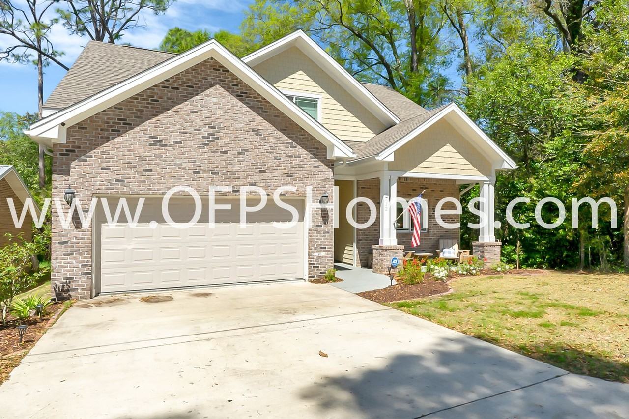 712 Cypress Dr - Photo 2 of 43