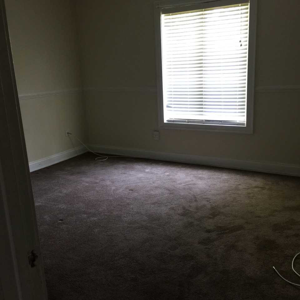 111 Ewell Ct - Photo 2 of 13
