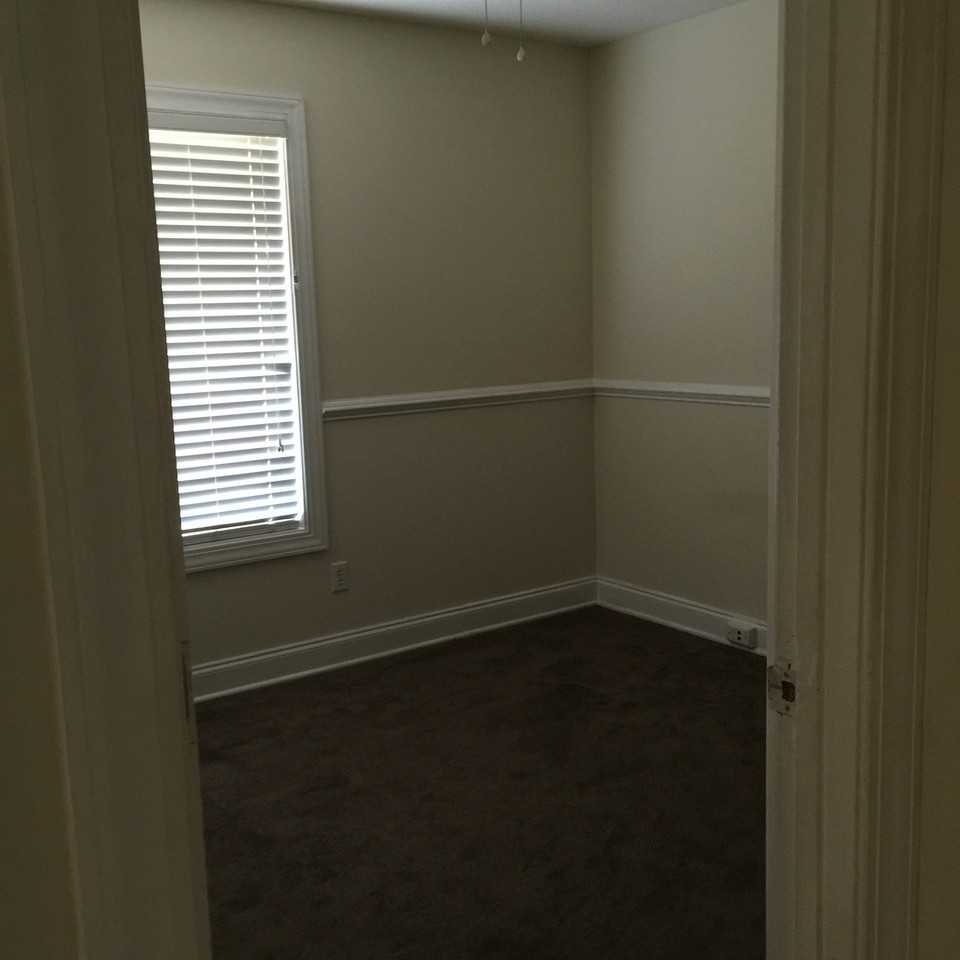 111 Ewell Ct - Photo 3 of 13