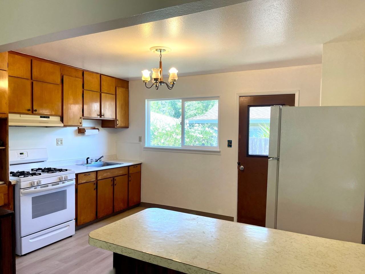 8358 Park Ave - Photo 3 of 10