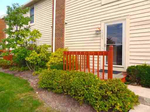 7754 Sawmill Rd - Photo 2 of 22