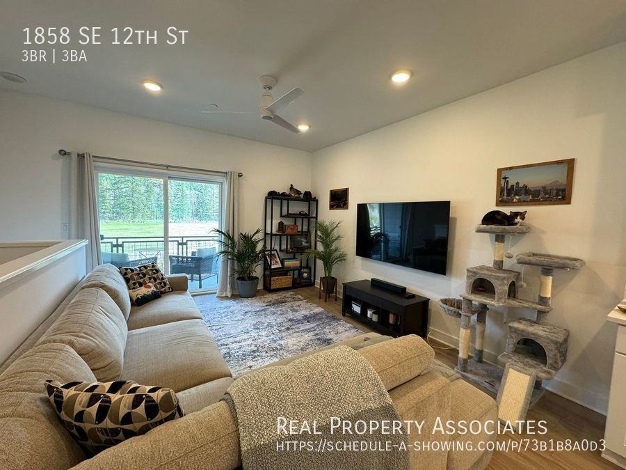 1858 Se 12th St - Photo 2 of 25