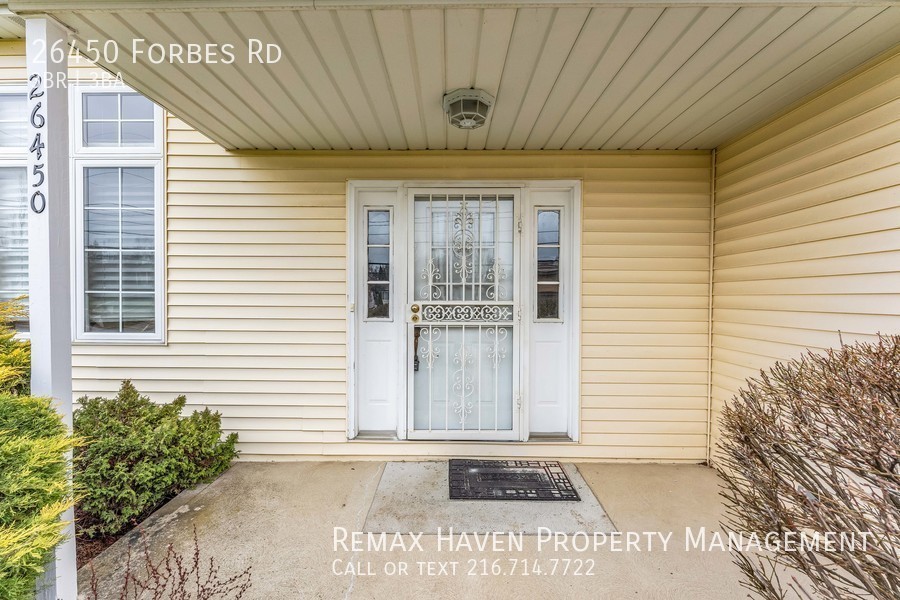 26450 Forbes Rd - Photo 3 of 40