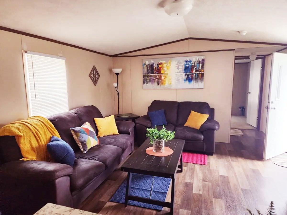 790 N Broadway St #NA - Photo 2 of 9