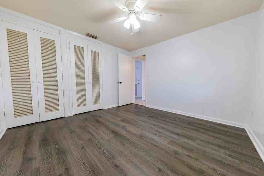 907 Lake Jessie Dr #B - Photo 4 of 7