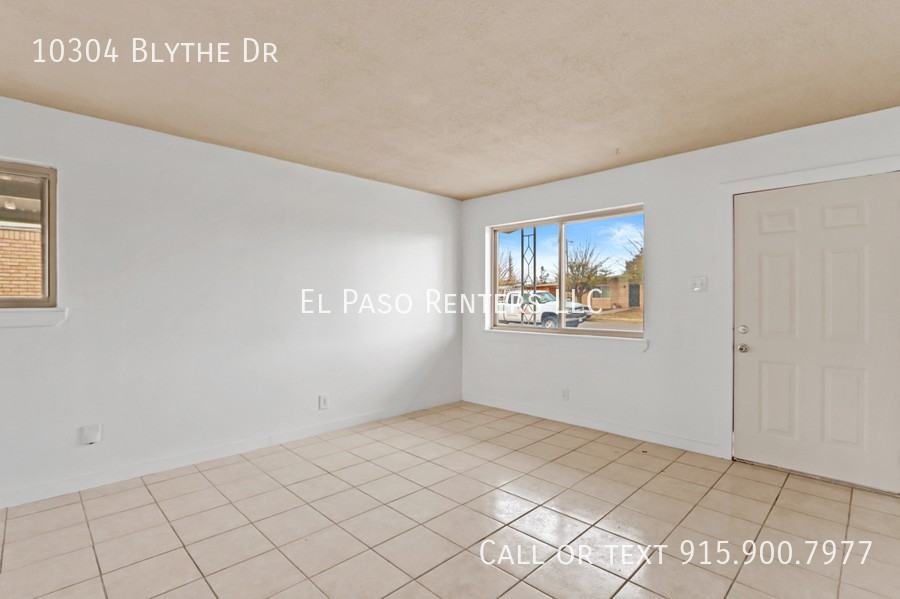 10304 Blythe Dr - Photo 3 of 40