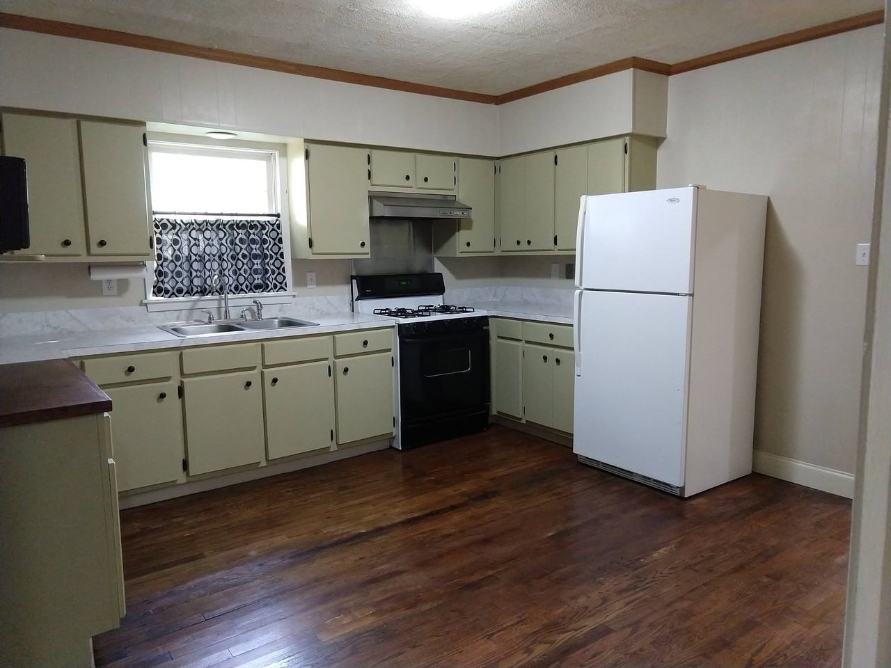 606 Wilson St #NA - Photo 5 of 10