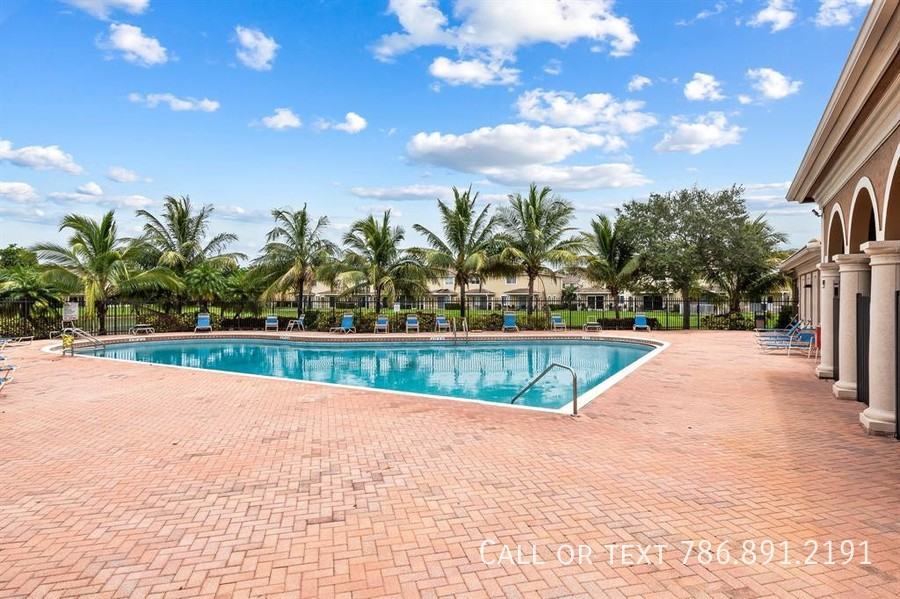 9057 Plymouth Pl - Photo 2 of 25