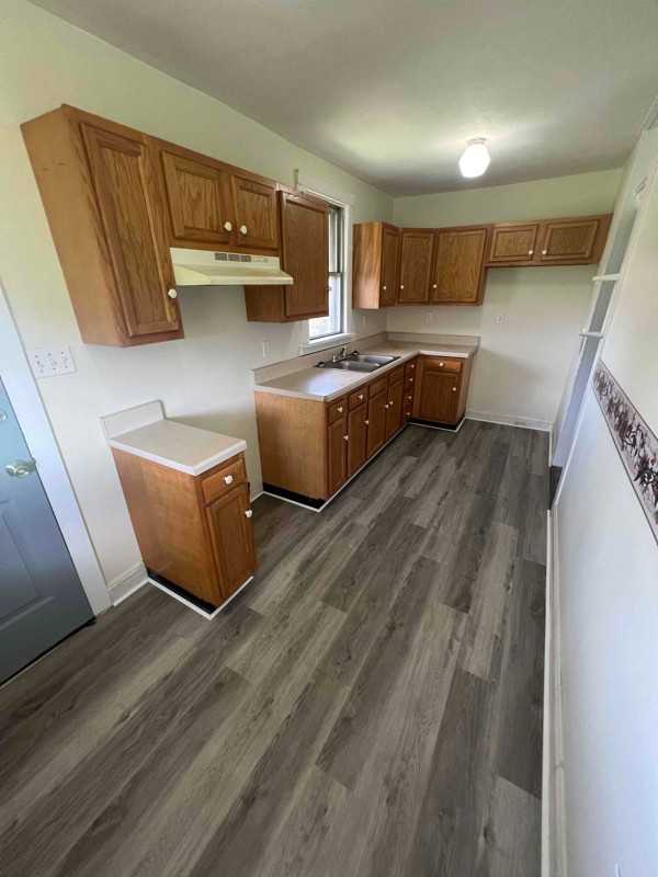 1316 Ruby St - Photo 3 of 8