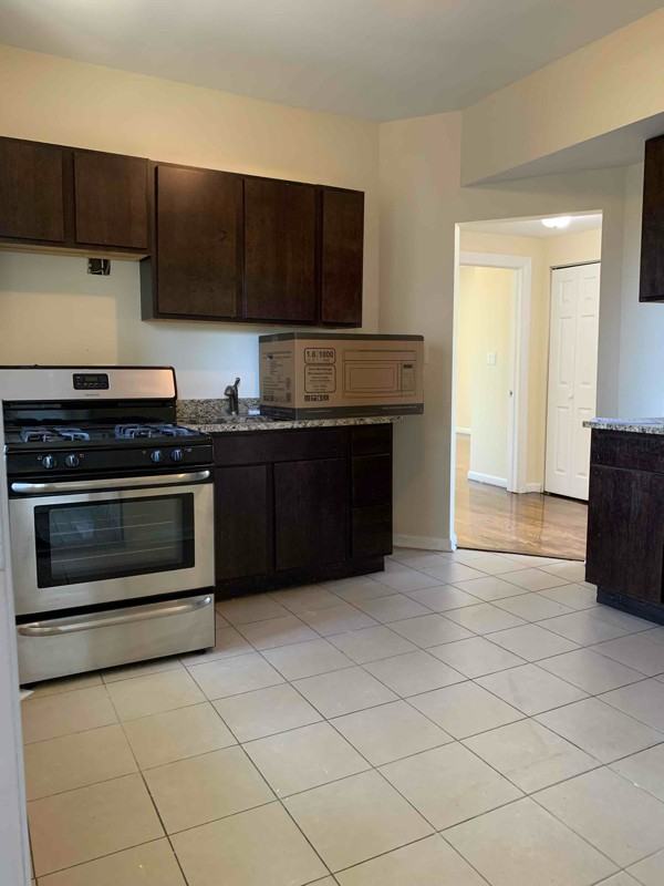 7219 S Langley Ave - Photo 2 of 5