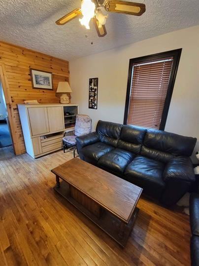 278 Hazel Street - Photo 3 of 12