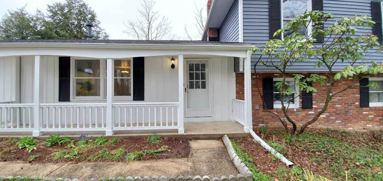 10534 William Tell Lane - Photo 3 of 34