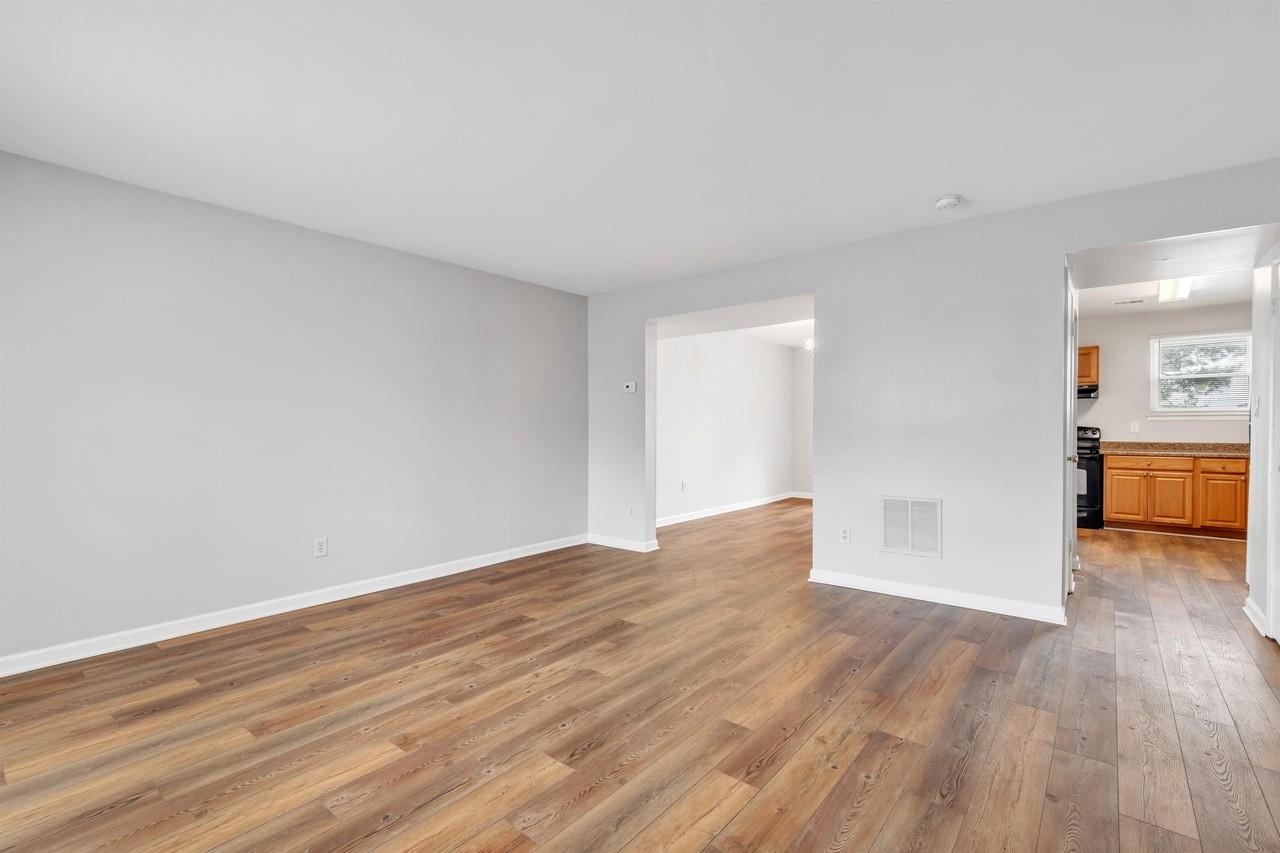 29 Kintore Ct #1 - Photo 2 of 22