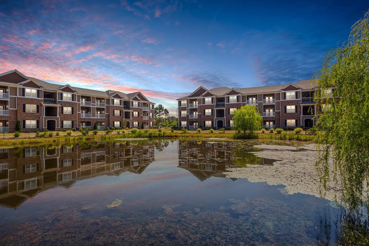 Astoria Apartments - Photo 7 of 36