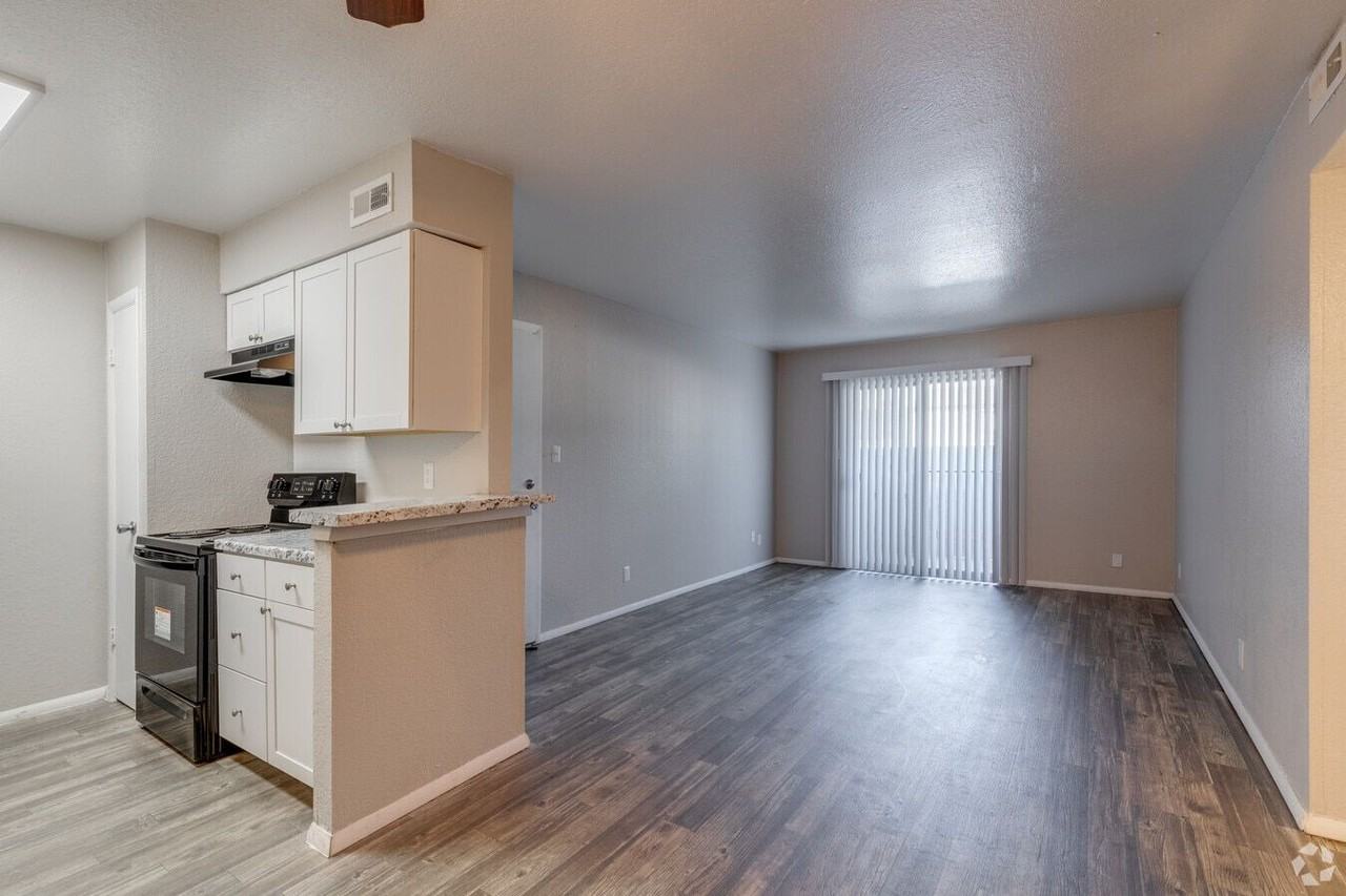 Darlington Oaks & Midtown Flats - Photo 7 of 34