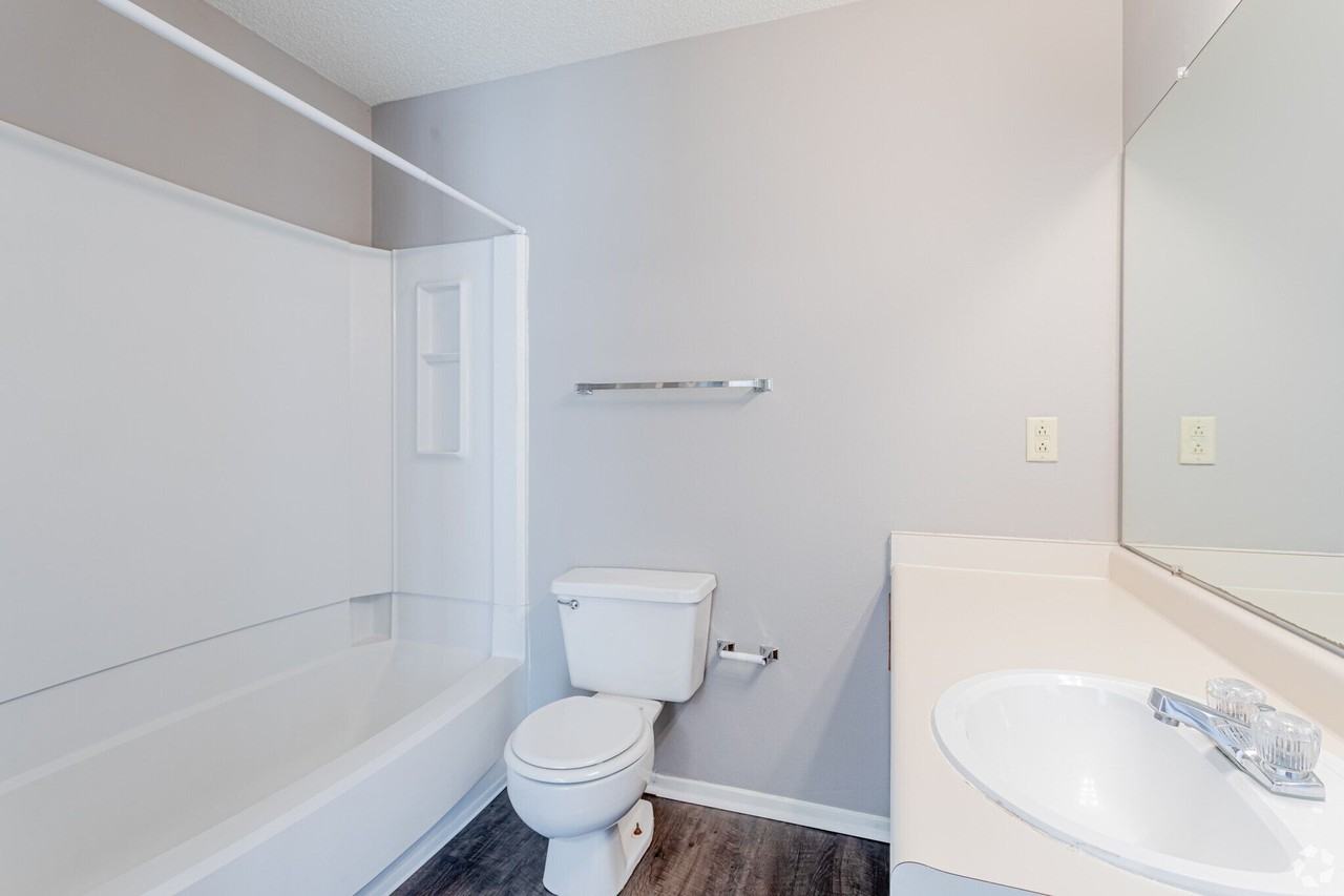 Foothills Apartments - Photo 6 of 40