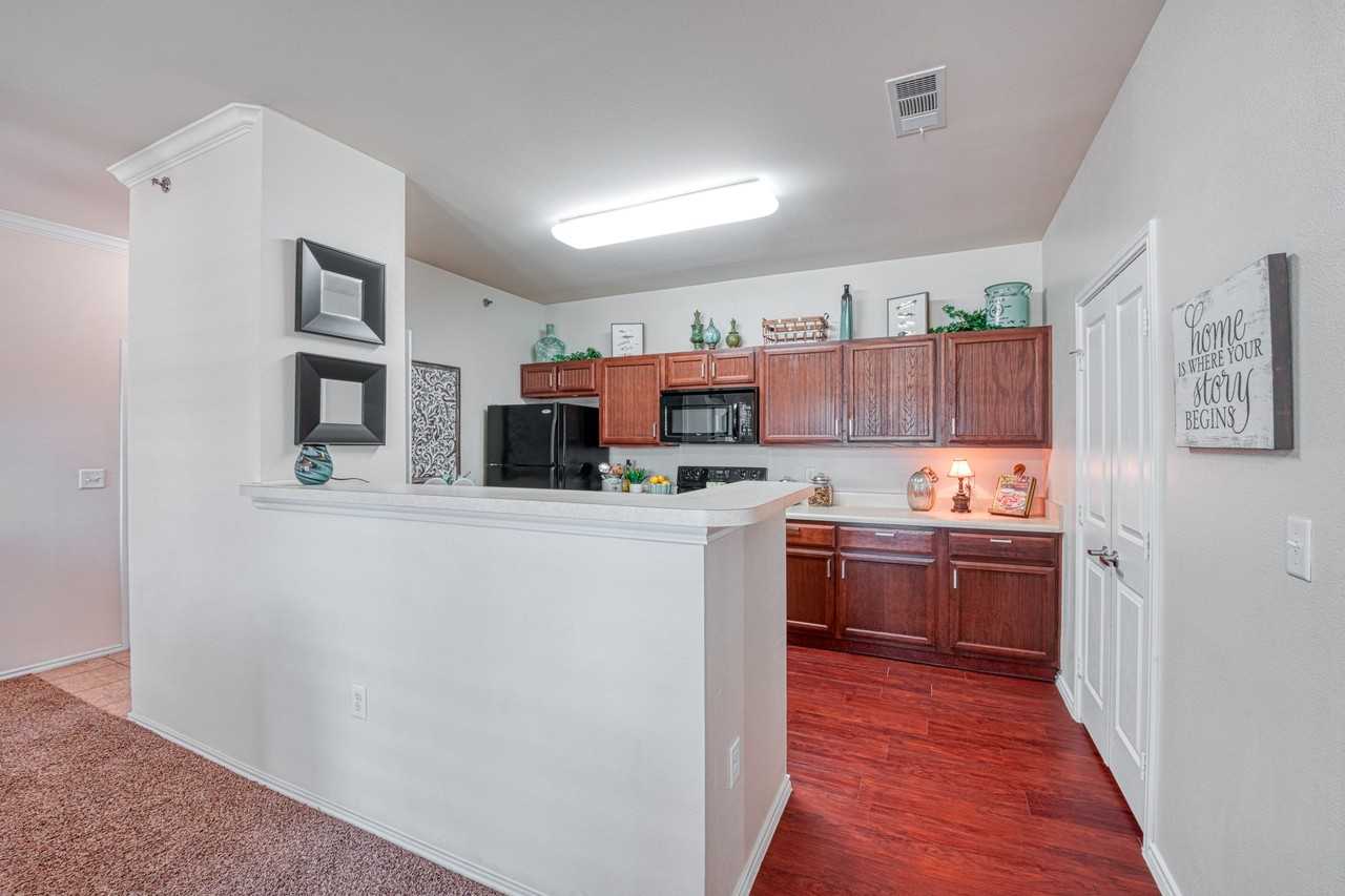 Legend Park Apartments - Photo 6 of 36