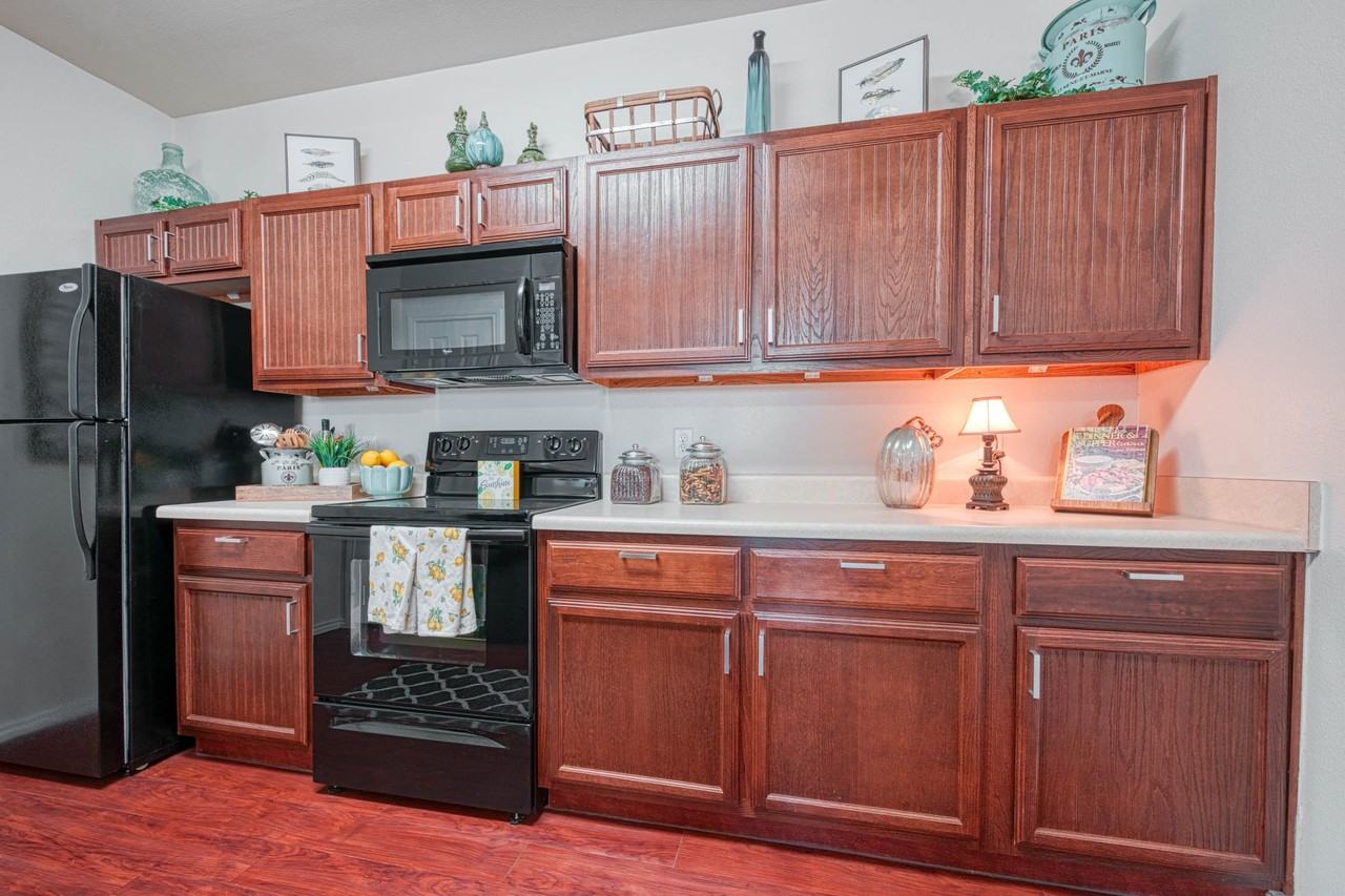 Legend Park Apartments - Photo 7 of 36