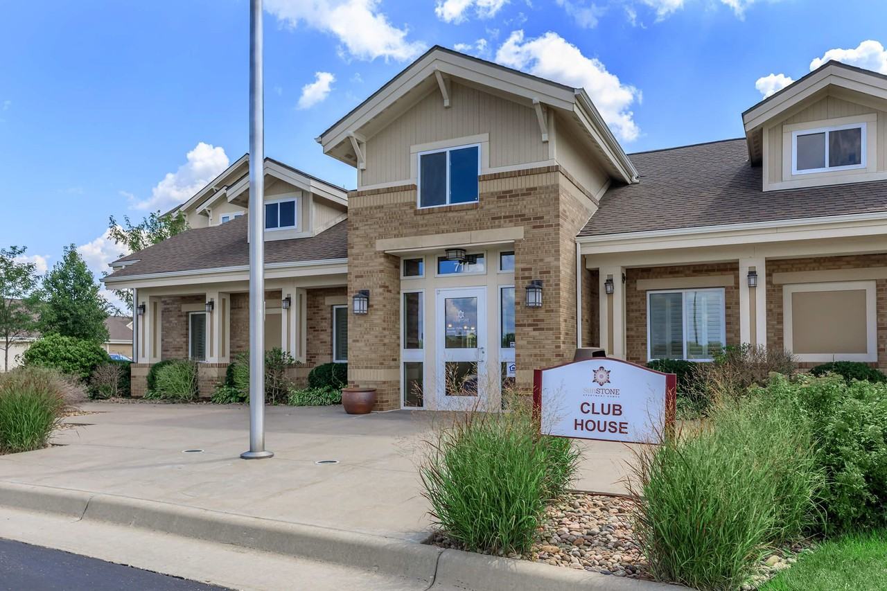 SunSTONE at MarketPlace Apartments - Photo 4 of 25