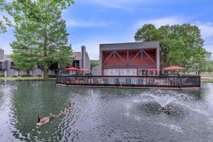 featured image of 910 E 61st St