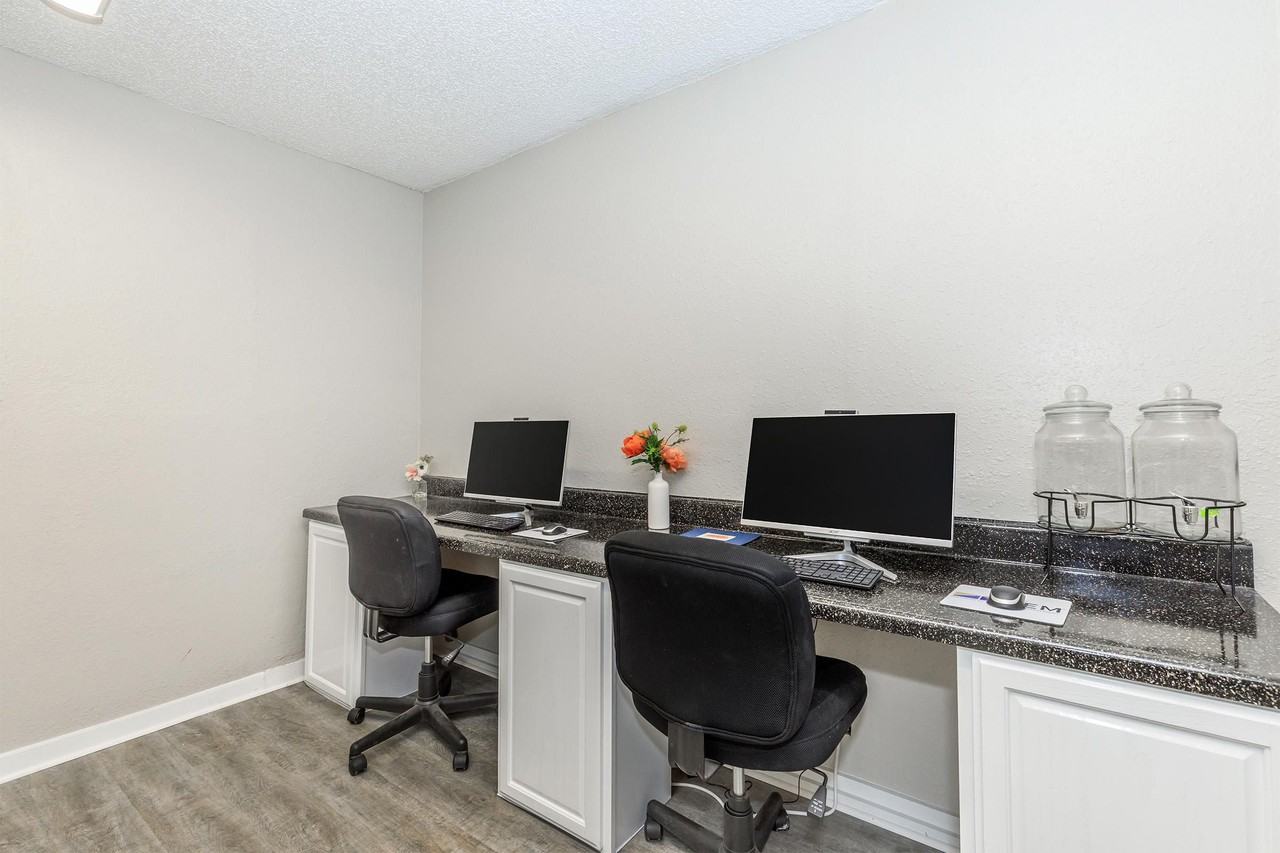 The View @ Riverside Apartments - Photo 6 of 31