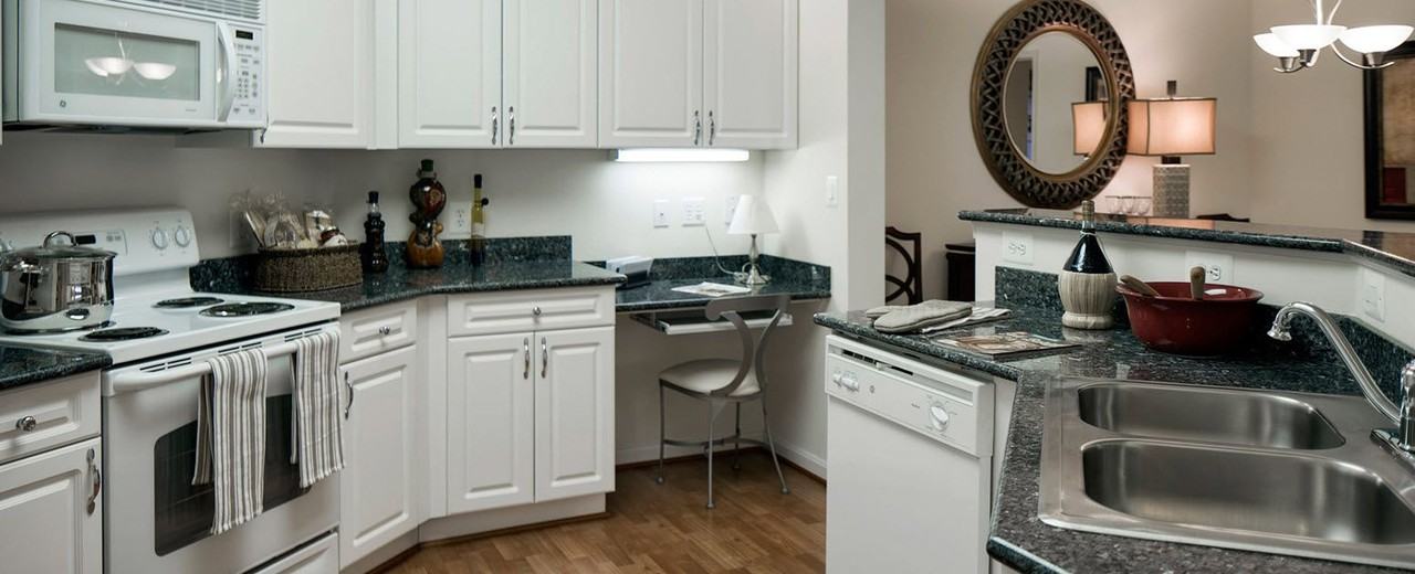 Greenwich Place Apartments - Photo 6 of 18