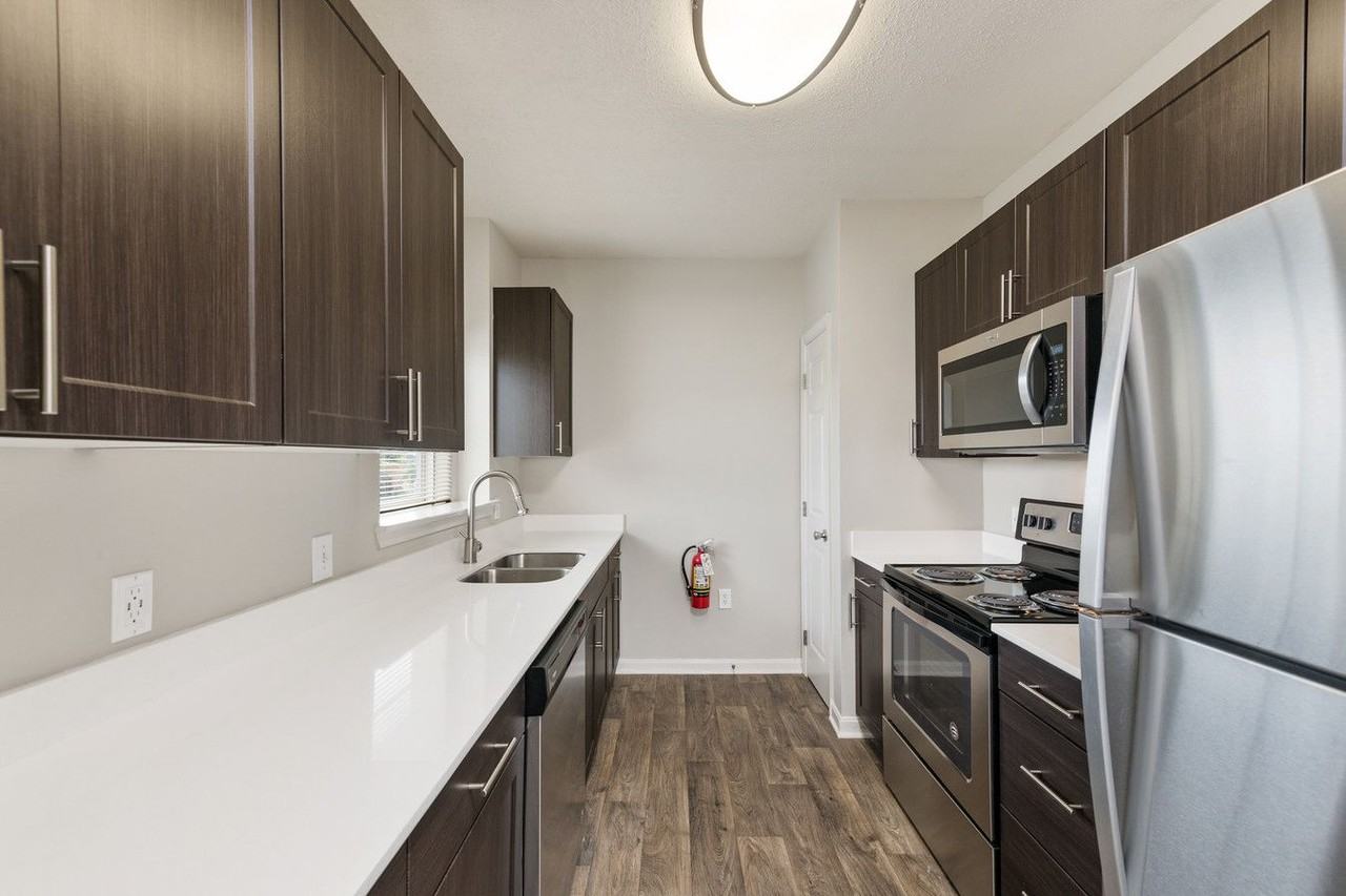 The Gateway Apartments - Photo 4 of 25