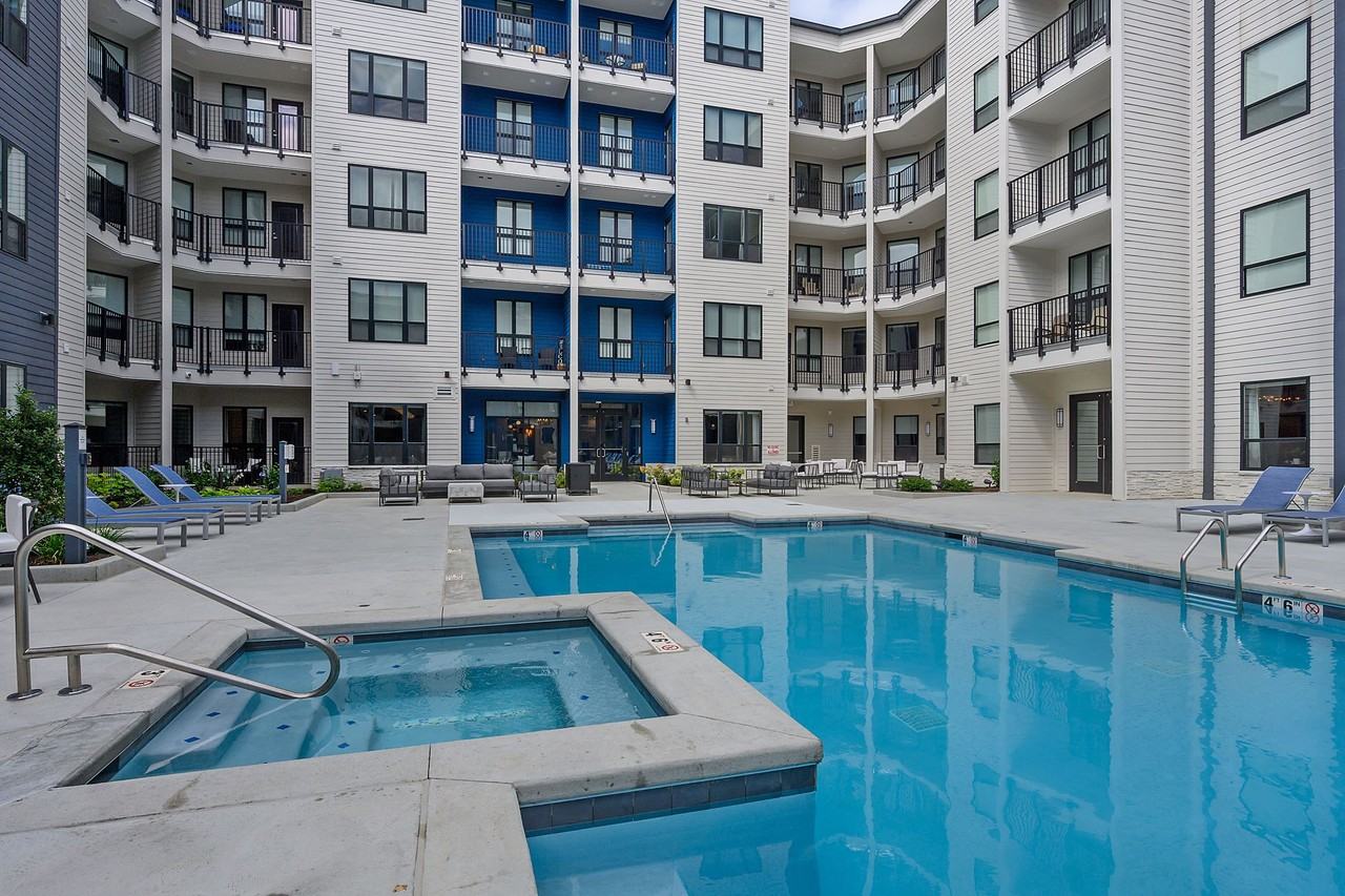 Aspire Kenwood Apartments - Photo 6 of 45