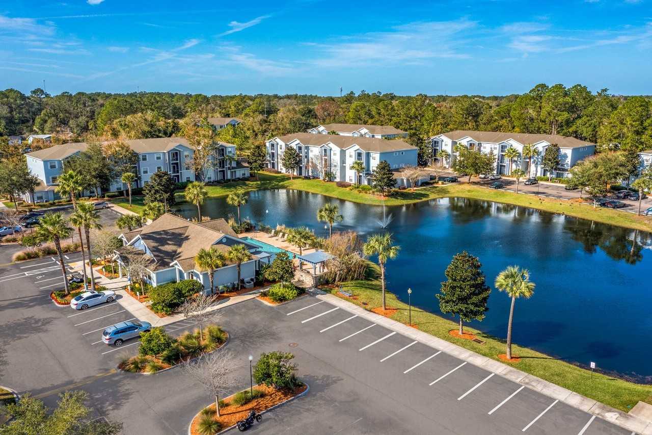 Edens Edge Apartments - Photo 2 of 39