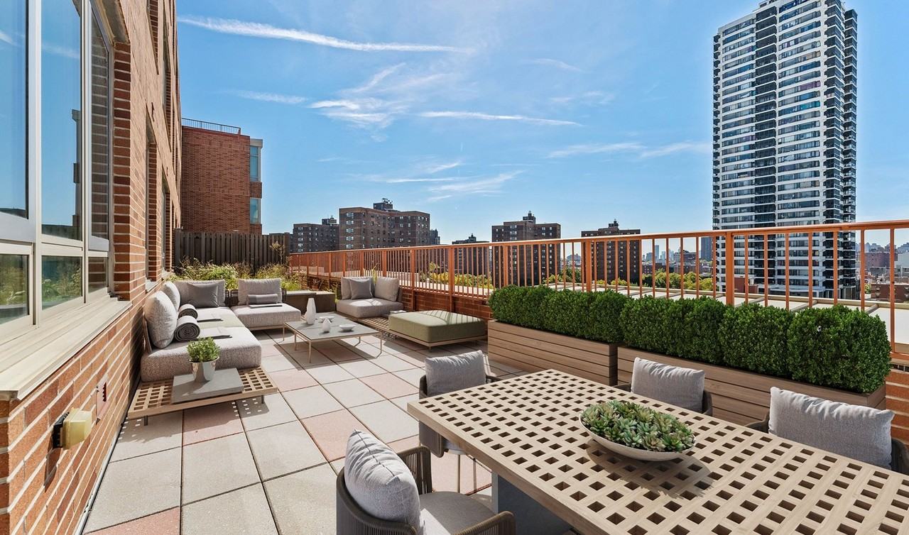 Tapestry - Photo 3 of 34