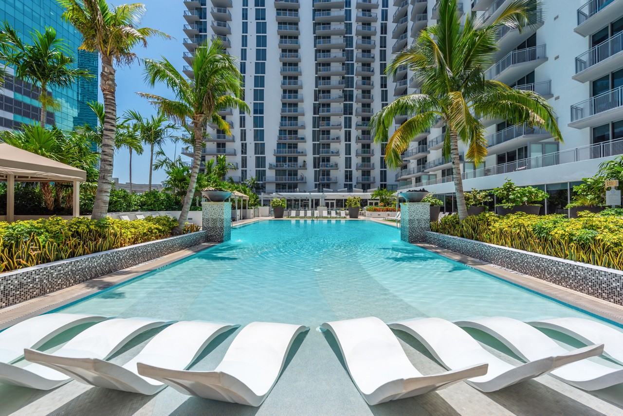 Monarc at Met - Photo 2 of 50