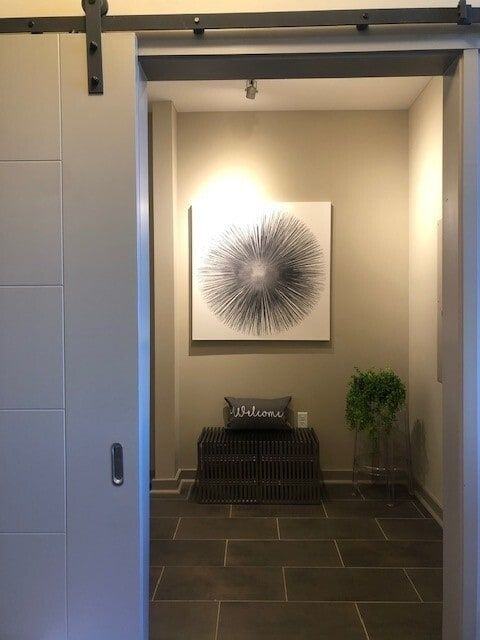 AT580 Apartments - Photo 4 of 36