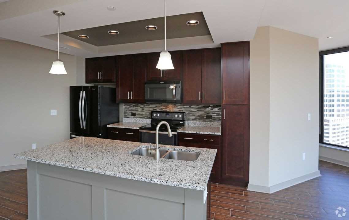 AT580 Apartments - Photo 6 of 36
