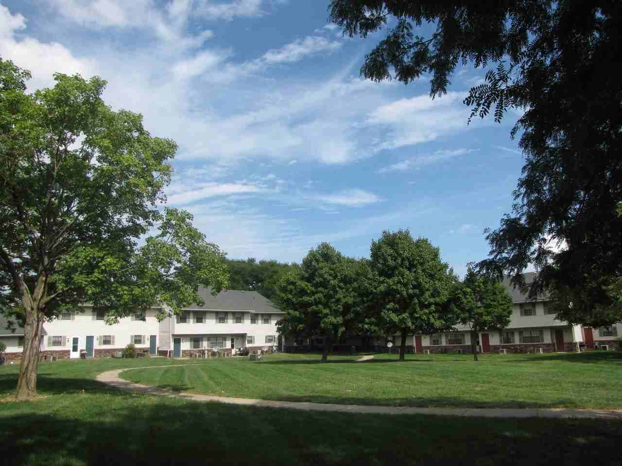 Beacon Place Apartments - Photo 3 of 21