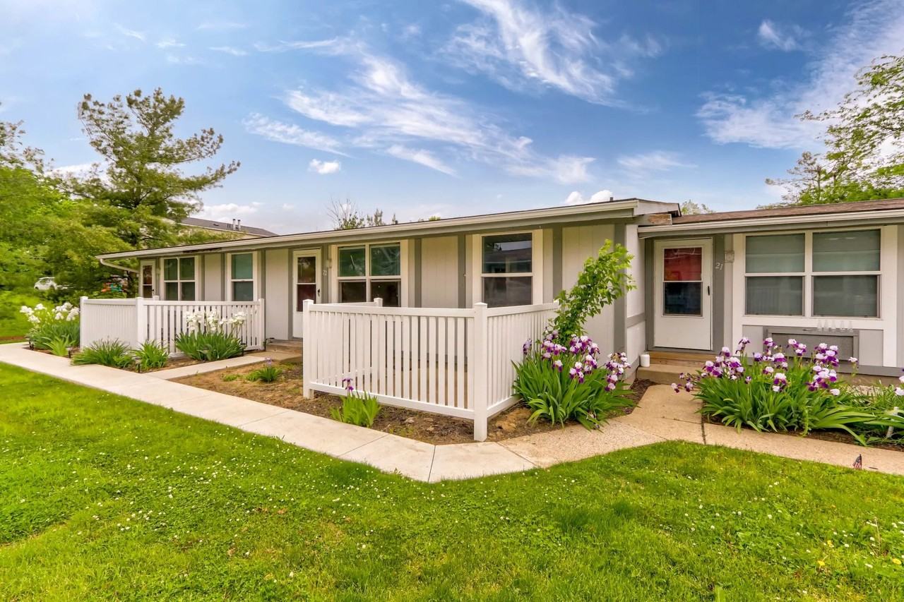 Carriage Hill Apartments - Photo 2 of 17